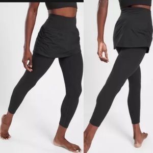 Athleta Elation 2 in 1 Skirted 7/8 Tights size Medium Black Great Condition